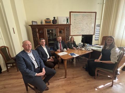 Ważne spotkanie w sprawie bezpieczeństwa na przejazdach kolejowo-drogowych w gminie Czernica