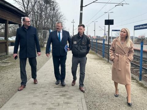 Ogłoszono przetarg na remont zabytkowego dworca PKP w Czernicy